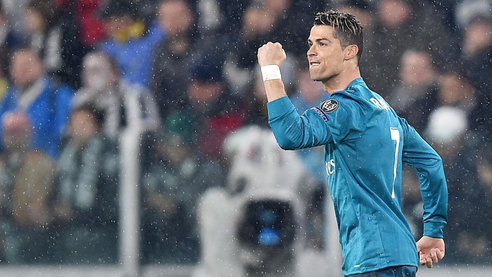 Torino, 2018. április 3.Cristiano Ronaldo, a Real Madrid játékosa, miután gólt rúgott a Juventus ellen a labdarúgó Bajnokok Ligájában a torinói Allianz Stadionban 2018. április 3-án. (MTI/EPA/Alessandro Di Marco)