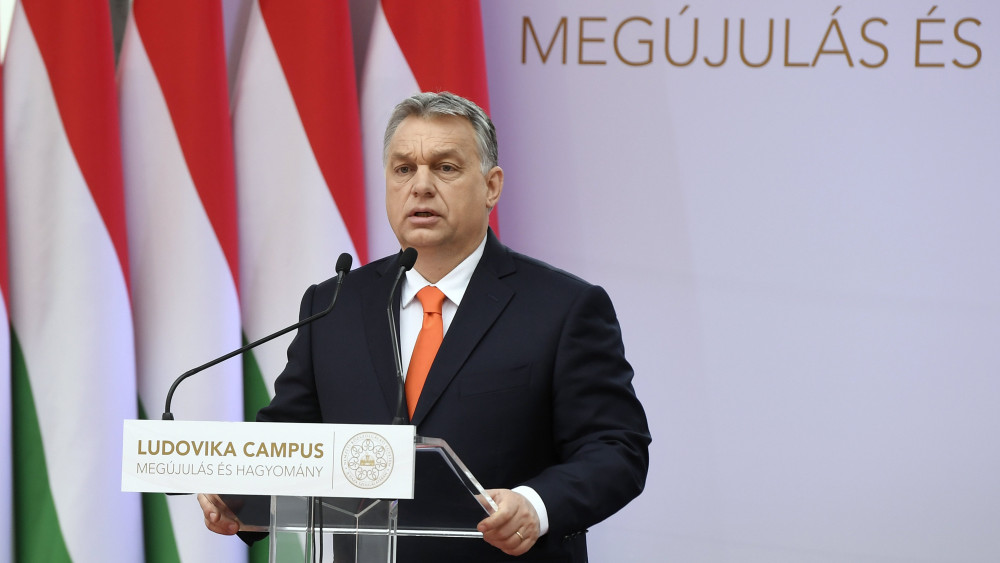 Orbán Viktor miniszterelnök beszédet mond a Nemzeti Közszolgálati Egyetem (NKE) Ludovika Campusának átadásán 2018. április 4-én.