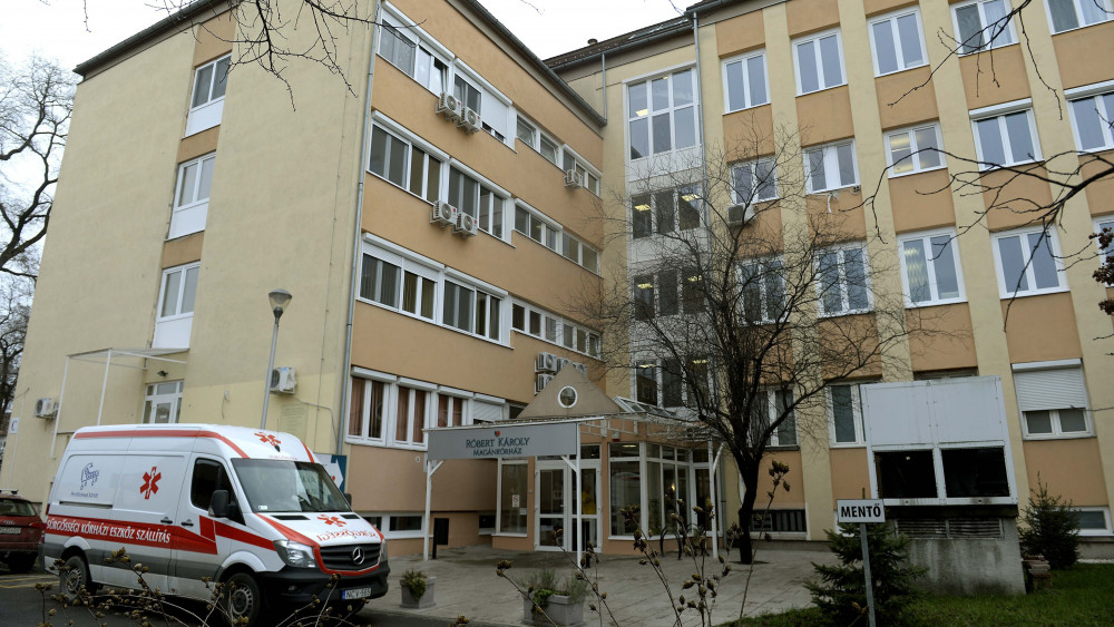 A felújított Róbert Károly Magánkórház 2016. január 15-én. A 4000 négyzetméter alapterületű kórházat másfél év alatt újították fel.
