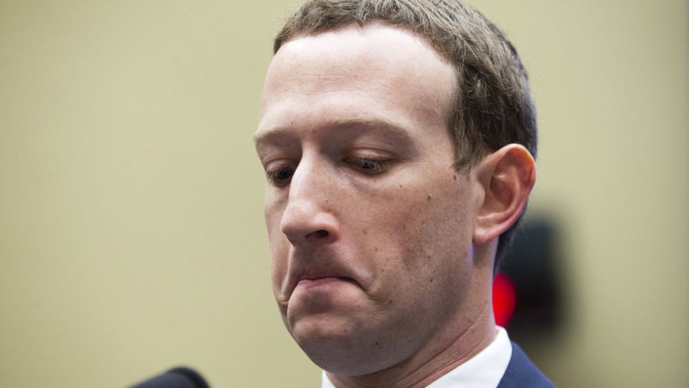 A horrorveszteség után saját dolgozói vonták kérdőre Mark Zuckerberget