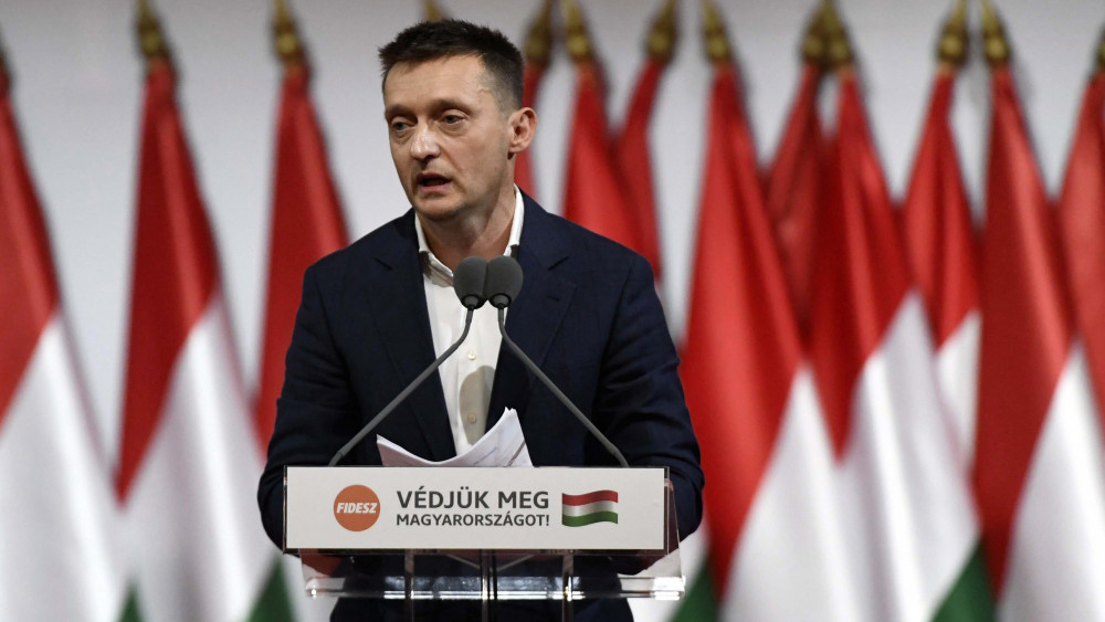 Rogán Antal, a Miniszterelnöki Kabinetirodát vezető miniszter felszólal a Fidesz XXVII., tisztújító kongresszusán a budapesti Hungexpón 2017. november 12-én.