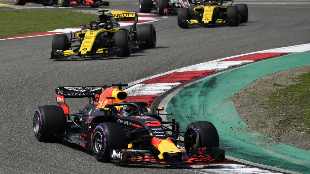 Sanghaj, 2018. április 15.Daniel Ricciardo, a Red Bull ausztrál versenyzője a Forma-1-es autós gyorsasági világbajnokság Kínai Nagydíján Sanghajban 2018. április 15-én. (MTI/EPA/Franck Robichon)