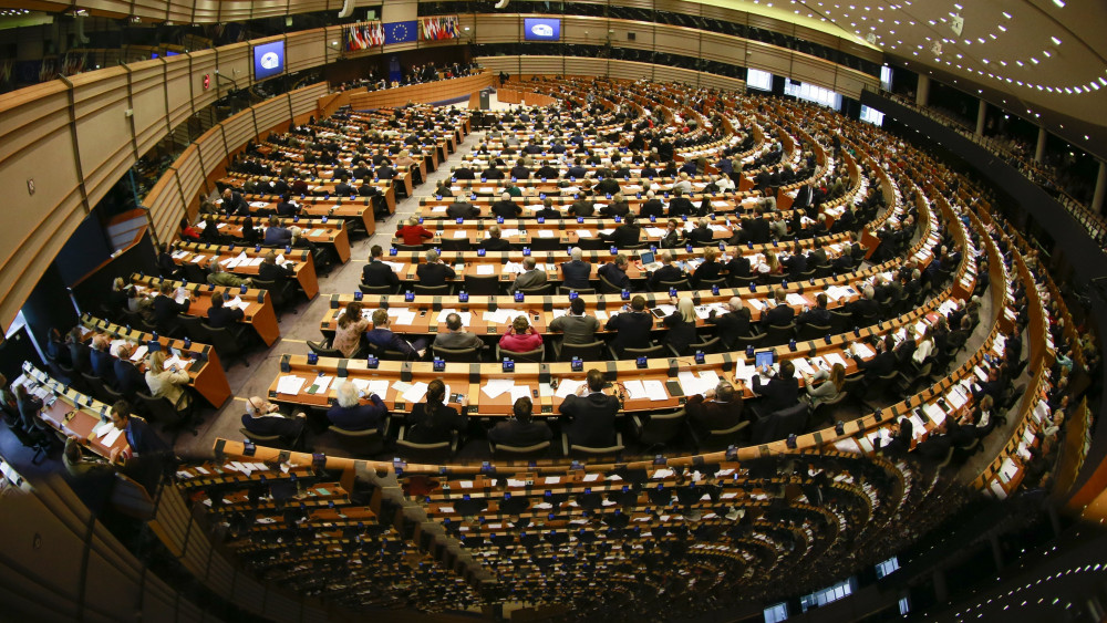 Brüsszel, 2018. március 1.Az Európai Parlament plenáris ülése Brüsszelben 2018. március 1-jén. A képviselők állásfoglalást szavaztak meg, amely üdvözli a lengyelországi jogállamiság rendszerszintű megsértésének kockázata miatt az Európai Bizottság által az európai uniós alapszerződés hetes cikke szerint megindított eljárást. (MTI/EPA/Olivier Hoslet)