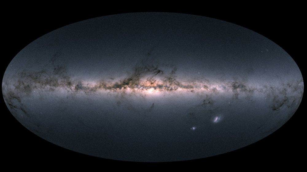 Világűr, 2018. április 25.Az Európai Űrügynökség (ESA) által közreadott képen a Gaia űrtávcső teljes égboltot mutató térképe a Tejútról és szomszédos csillagrendszerekről. A csaknem 1,7 milliárd csillag mérésén alapuló térkép az égitestek teljes fényét és színét mutatja, ahogyan a Gaia azokat az ég különböző részeiben megfigyelte 2014 júliusa és 2016 májusa között. (MTI/AP/ESA)