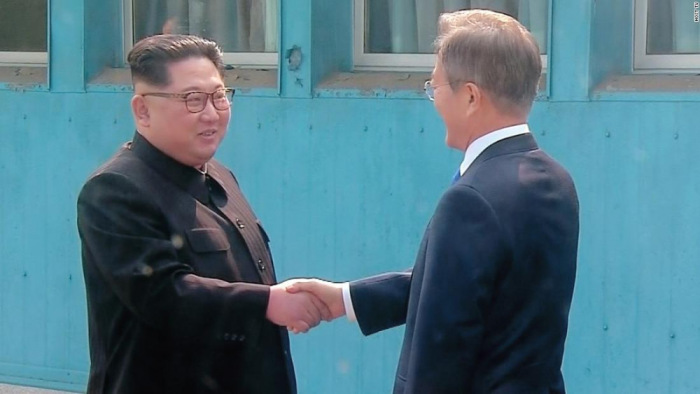 Koreai tárgyalások: Kim Dzsong Un meglepte a dél-koreai elnököt és a világot