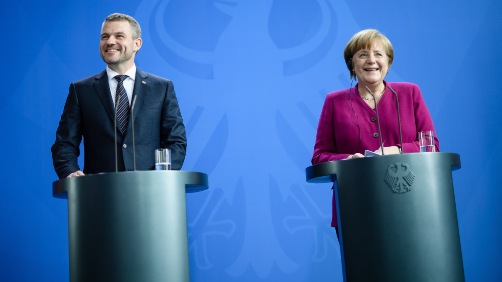 Berlin, 2018. május 2.A hivatalos látogatáson Németországban tartózkodó Peter Pellegrini szlovák miniszterelnök és Angela Merkel német kancellár sajtóértekezlete a berlini kancellári hivatalban 2018. május 2-án. (MTI/EPA/Clemens Bilan)
