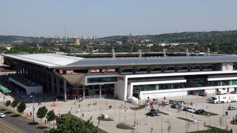 A DVTK csapatának otthont adó új Diósgyőri Stadion 2018. május 5-én, az avató napján. A létesítmény 15 ezer néző befogadására alkalmas.