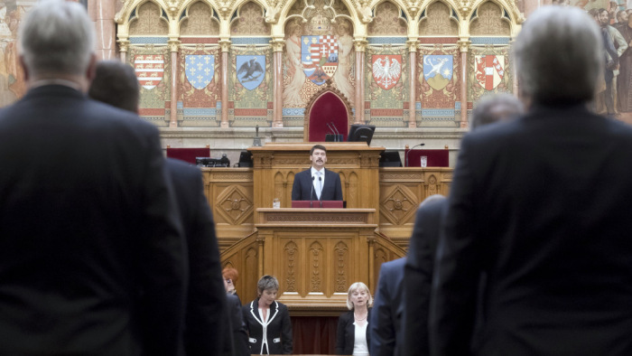 Áder: az Országgyűlés és a kormány legitimációja vitán felül áll