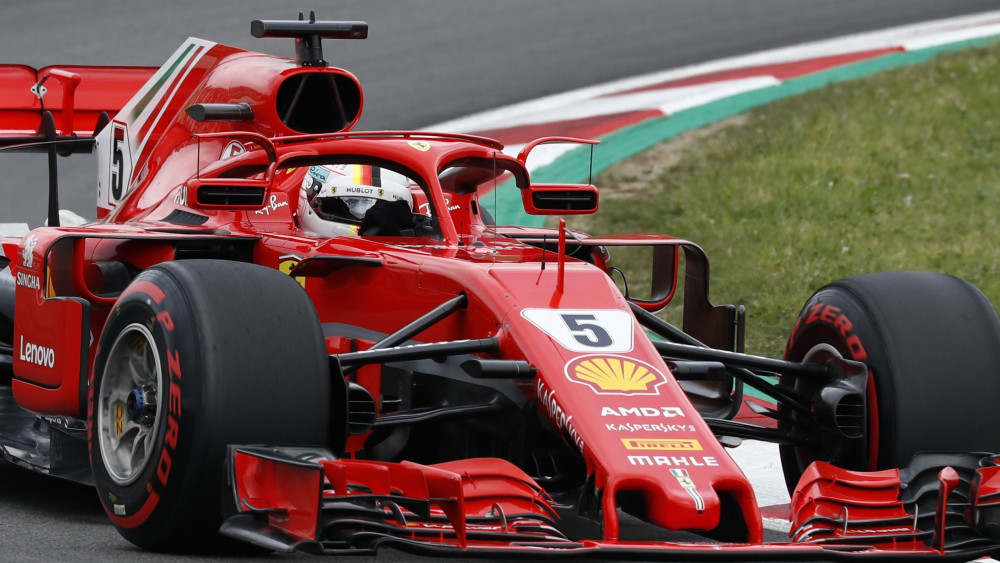 Montmelo, 2018. május 12.Sebastian Vettel, a Ferrari német versenyzője a Forma-1-es autós gyorsasági világbajnokság Spanyol Nagydíjának harmadik szabadedzésén a montmelói pályán 2018. május 12-én, a futam előtti napon. (MTI/AP/Manu Fernández)