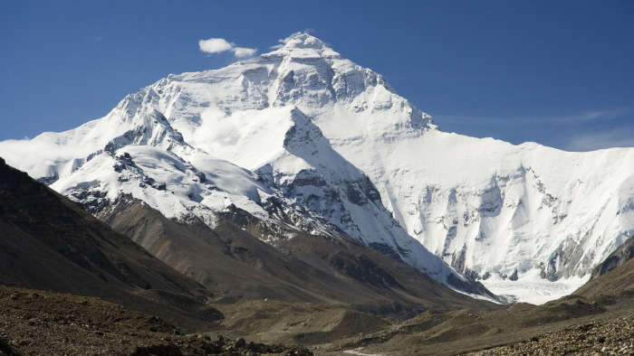 Kína demarkációs vonalat húz az Everest csúcsán