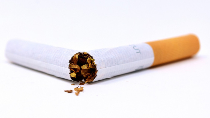 Új-Zéland felmenő rendszerben betiltja a dohányzást