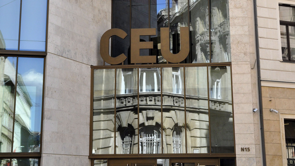 A Közép-európai Egyetem - angol nevén Central European University, magyarul is használt rövidítése: CEU - épülete Budapesten az V. kerületi Nádor utcában. MTVA/Bizományosi: Balaton József  *************************** Kedves Felhasználó!