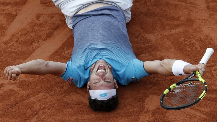 Djokovicot kiejtették, lehet, hogy kihagyja a füves szezont