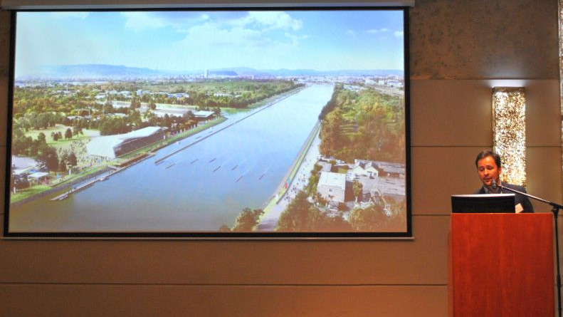 Az új Duna-híd tervpályázat egyik tervezője a konferencián