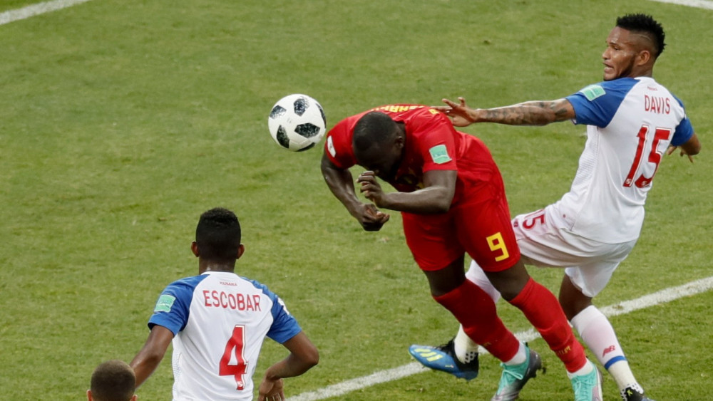 Szocsi, 2018. június 18.A belga Romelu Lukaku befejeli csapata második gólját a Belgium  Panama mérkőzésen, az oroszországi labdarúgó-világbajnokság G csoportjának első fordulójában a szocsi Fist Stadionban 2018. június 18-án. (MTI/EPA/Ronald Wittek)