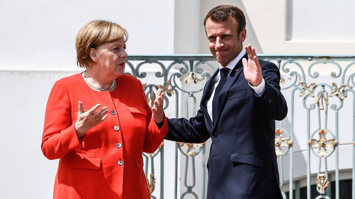 Macron is reagált Merkel döntésére