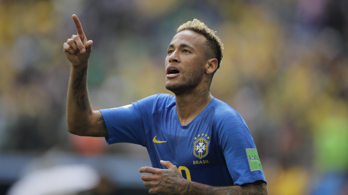Szentpétervár, 2018. június 22.A brazil Neymar ünnepel, miután gólt szerzett az oroszországi labdarúgó-világbajnokság E csoportjának második fordulójában játszott Brazília - Costa Rica mérkőzésen a Szentpétervár Stadionban 2018. június 22-én. (MTI/AP/Dmitrij Loveckij)