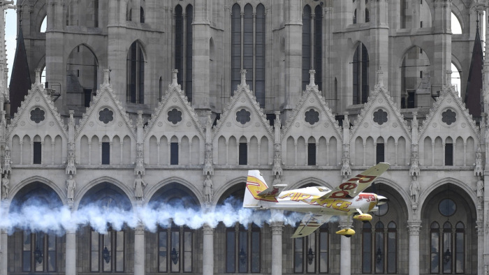 Vita az I. kerületben: füstbe ment-e a Red Bull Air Race pénze?