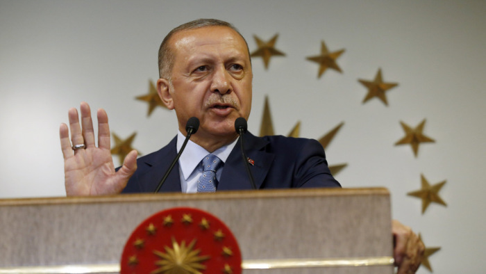Merész beszólás az elnöknek: Erdogan kössön békét Amerikával