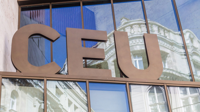 CEU-ügy: az amerikai nagykövettől Manfred Weberig mindenki megszólalt