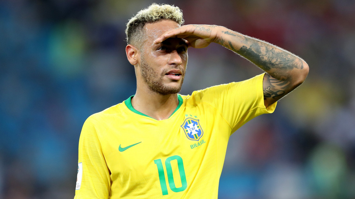 Moszkva, 2018. június 27.A brazil Neymar, miután a brazilok 2-0-ra győztek a Szerbia  Brazília mérkőzésen, az oroszországi labdarúgó-világbajnokság E csoportjának harmadik fordulójában a moszkvai Szpartak Stadionban 2018. június 27-én. (MTI/EPA/Mahmúd Háled)
