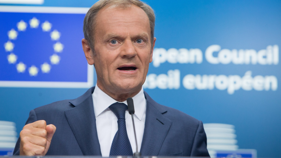 Brüsszel, 2018. június 29.Donald Tusk, az Európai Tanács elnöke az Európai Unió kétnapos brüsszeli csúcstalálkozójának végén tartott sajtóértekezleten 2018. június 29-én. (MTI/EPA/Stephanie Lecocq)