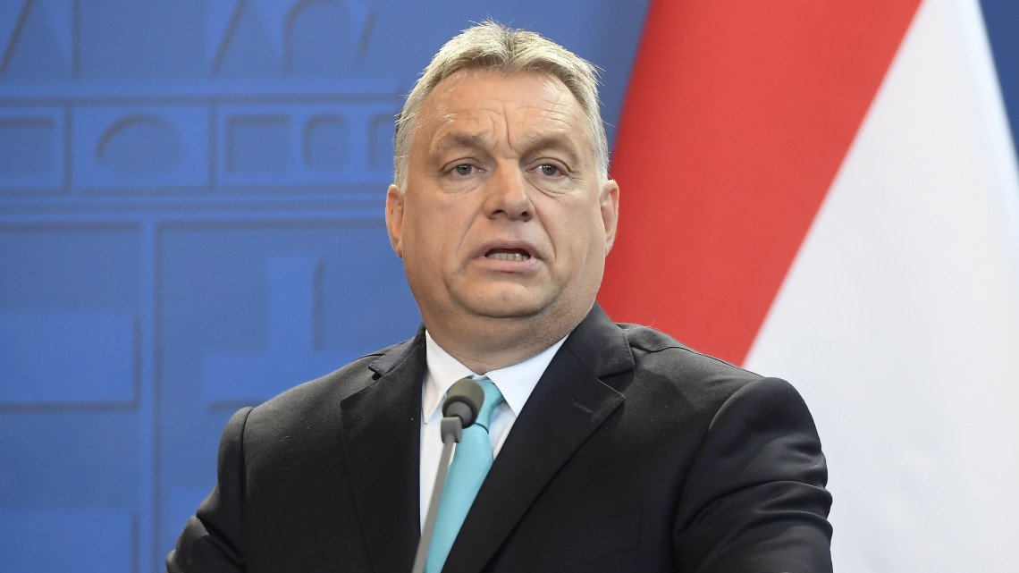 Orbán Viktor miniszterelnök sajtónyilatkozatot tesz Juan Manuel Santos kolumbiai államfővel folytatott megbeszélését követően az Országházban 2018. május 11-én.