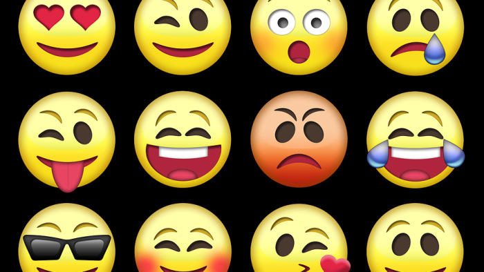 Emojikkal magyarázza a netes jogsértéseket az NMHH új kampánya