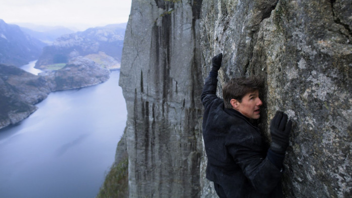 Tom Cruise kaszkadőr nélkül újra hozza formáját - mozijajánló