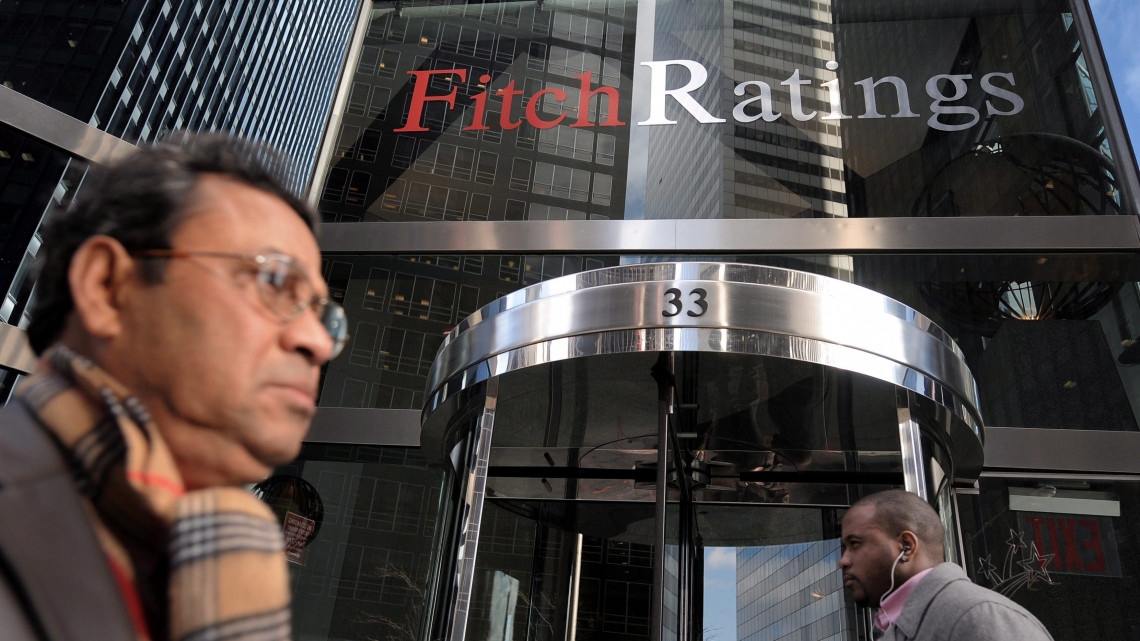 New York, 2012. január 6.A Fitch Ratings nemzetközi hitelminősítő New York-i  irodájáról készült kép 2011. december  8-án. A Fitch Ratings 2012. január 6-án megvonta a befektetési ajánlású államadós-osztályzatot Magyarországtól. A besorolás az eddigi BBB mínuszról BB pluszra változott. A múlt év végén a Moodys Investors Service és a Standard & Poors is ebbe az osztályzati sávba sorolta át Magyarországot. (MTI/EPA/Justin Lane)