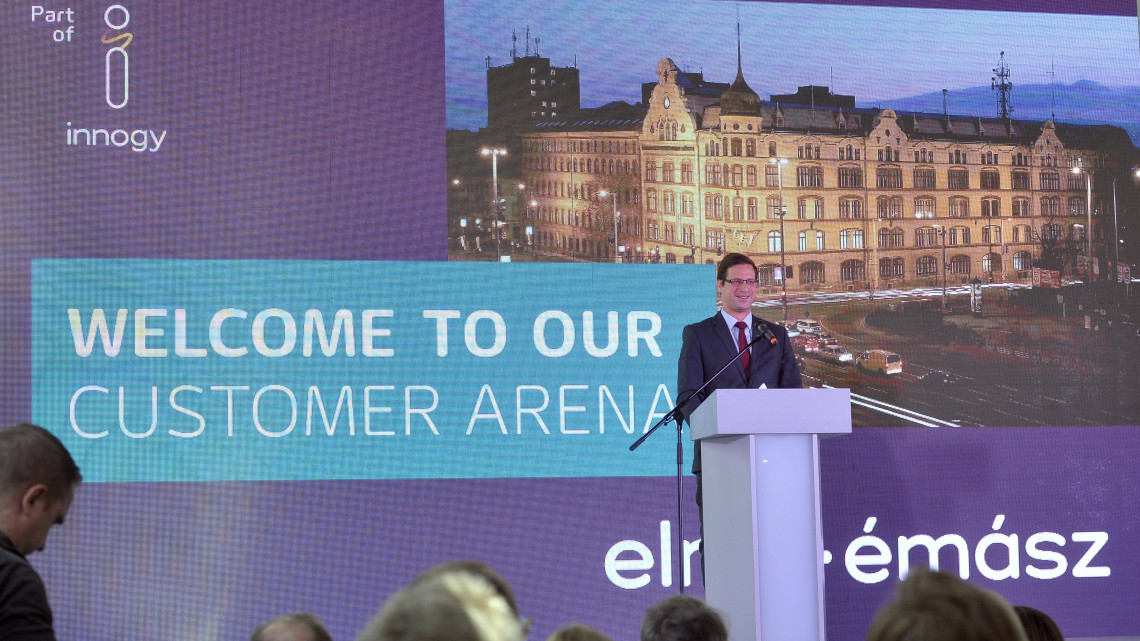 Gulyás Gergely, a Miniszterelnökséget vezető miniszter beszédet mond az Elmű megalapításának 125. évfordulója alkalmából az Elmű Igazgatósága által  szervezett rendezvényen Budapesten, az Elmű Váci úti székházában 2018. augusztus 28-án.