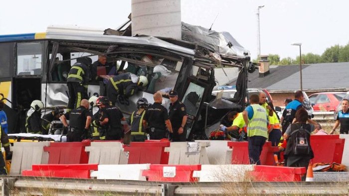Tragikus buszbaleset egy spanyol autópályán