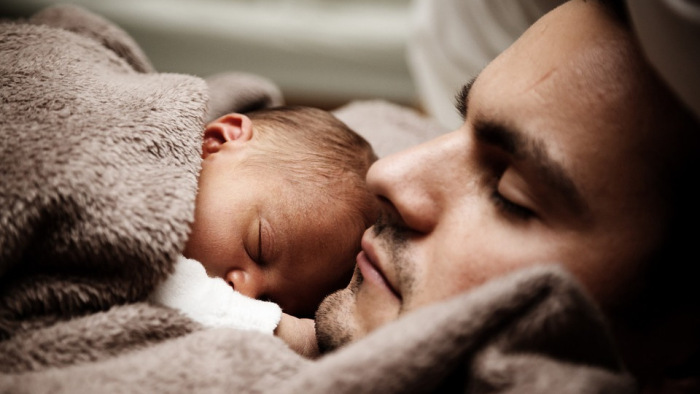 A várandósságot, sőt a szülést is bevállalná az apák negyede