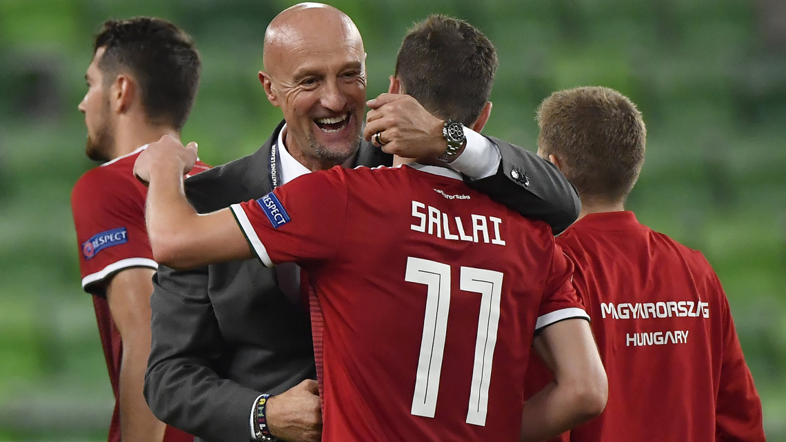 Marco Rossi szövetségi kapitány és Sallai Roland a labdarúgó Nemzetek Ligájában játszott Magyarország - Görögország mérkőzés végén a Groupama Arénában 2018. szeptember 11-én. A magyar válogatott 2-1-re győzött.