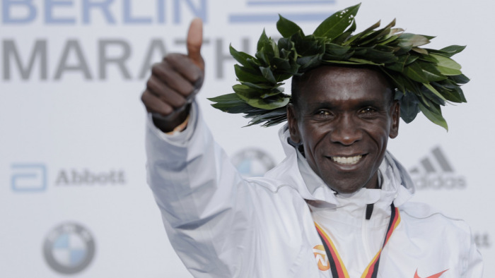 Szakértő: az emberi teljesítőképesség határait feszegeti az új maratoni világcsúcs