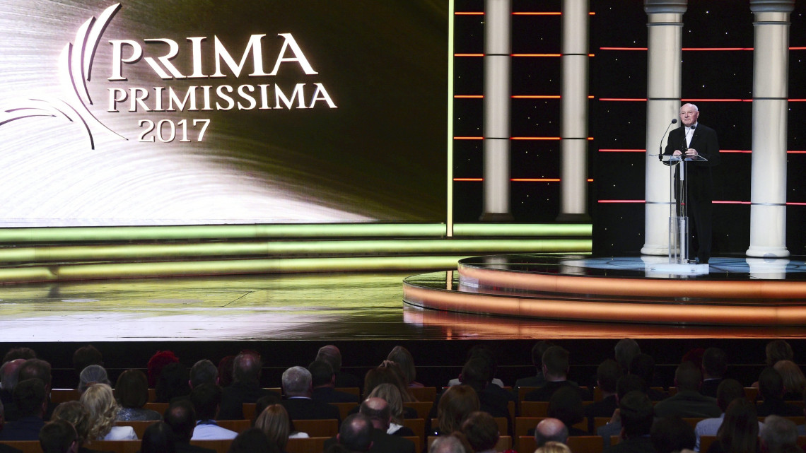 Kozma Imre, a Magyar Máltai Szeretetszolgálat elnöke beszédet mond a Prima Primissima Díj díjkiosztó gálaestjén a fővárosi Müpában 2017. december 1-jén.