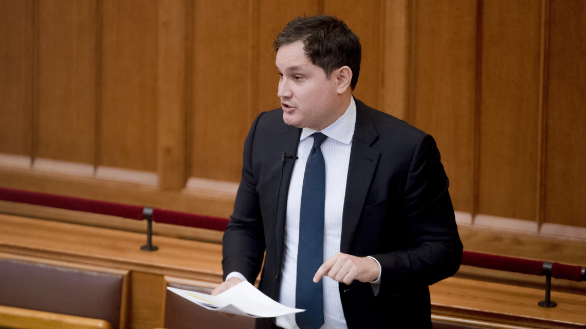 Nagy Márton, a Magyar Nemzeti Bank alelnöke azonnali kérdésre válaszol az Országgyűlés plenáris ülésén 2018. július 2-án.
