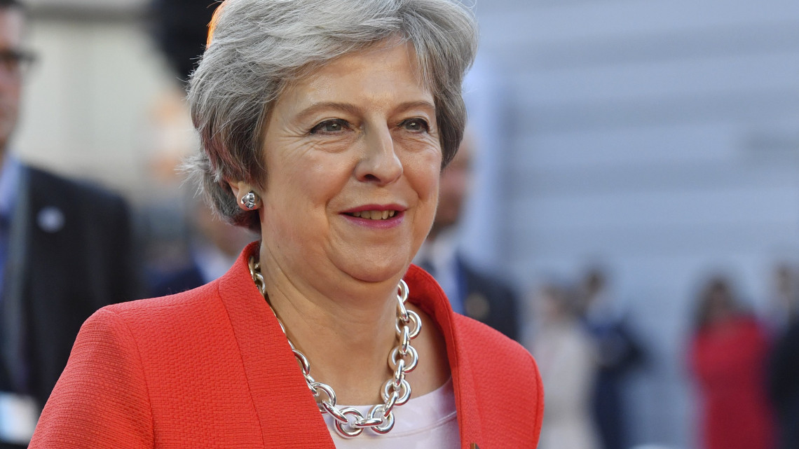 Salzburg, 2018. szeptember 20.Theresa May brit miniszterelnök érkezik az Európai Unió salzburgi nem hivatalos csúcstalálkozójának második napi ülésére 2018. szeptember 20-án. (MTI/AP/Kerstin Joensson)