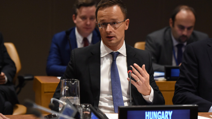 Szijjártó Péter: Magyarország kiáll Ukrajna területi integritása és szuverenitása mellett