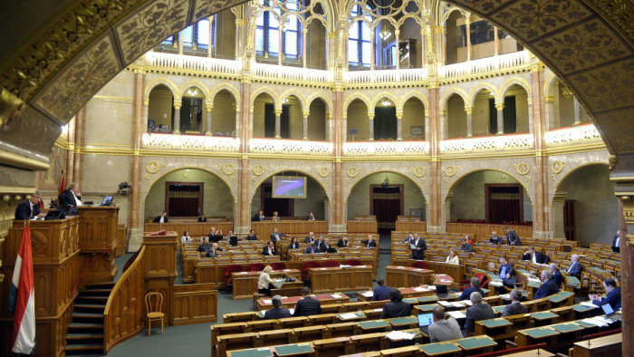 Sűrű volt az év a magyar Országgyűlésben