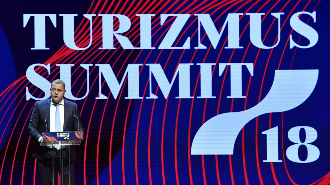 Guller Zoltán, a Magyar Turisztikai Ügynökség vezérigazgatója beszédet mond az ügynökség második Turizmus Summit konferenciáján a fővárosi Müpában 2018. október 16-án.