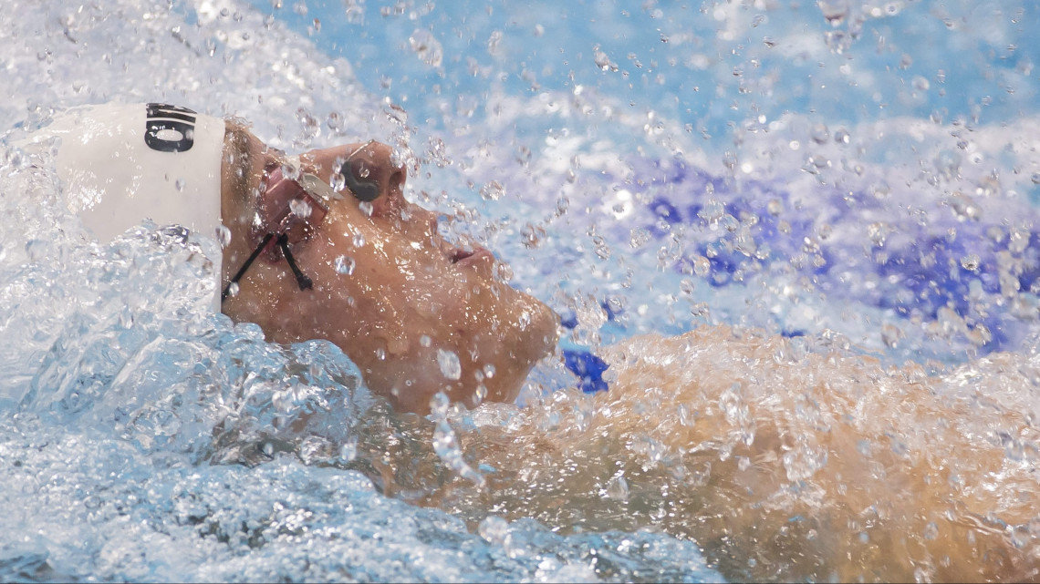 Bohus Richárd az 50 méteres hátúszás középdöntőjében az úszó, műugró és szinkronúszó Európa-bajnokságon a London Aquatics Centerben 2016. május 18-án.