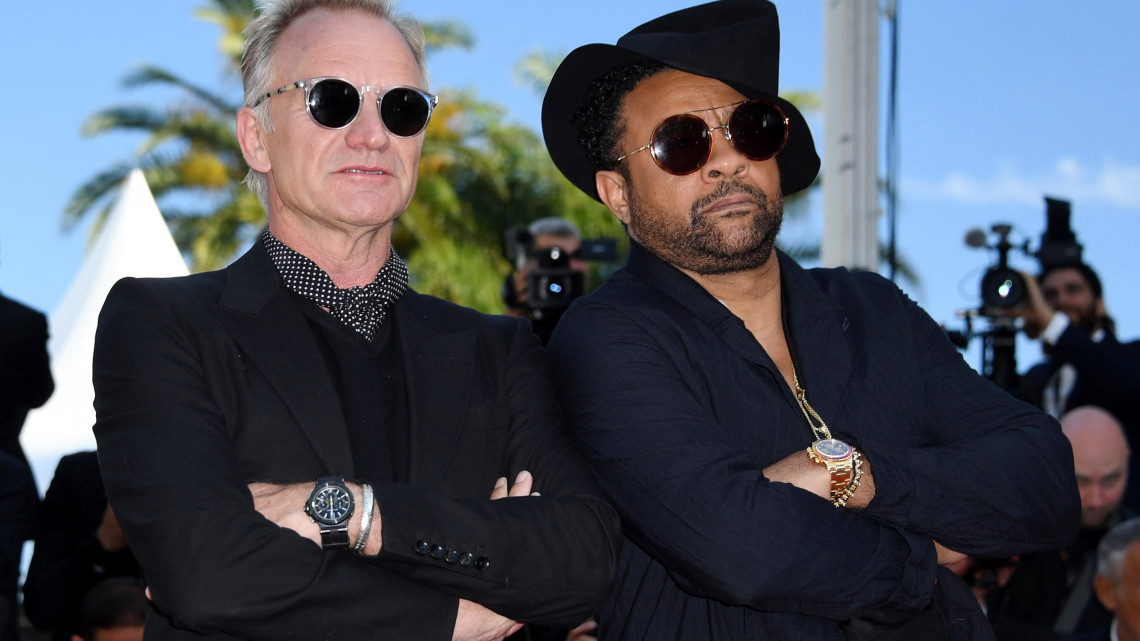 Cannes, 2018. május 20.Sting angol énekes-dalszerző (b) és Shaggy jamaicai énekes a 71. Cannes-i Nemzetközi Filmfesztivál záróünnepségén 2018. május 19-én. (MTI/EPA/Clemens Bilan)