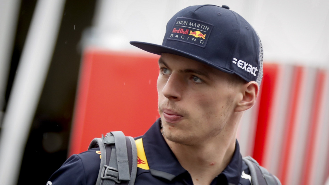 Max Verstappen, a Red Bull holland versenyzője a Forma-1-es autós gyorsasági világbajnokság Japán Nagydíjának otthont adó szuzukai pályán 2018. október 4-én. A futamot október 7-én rendezik.