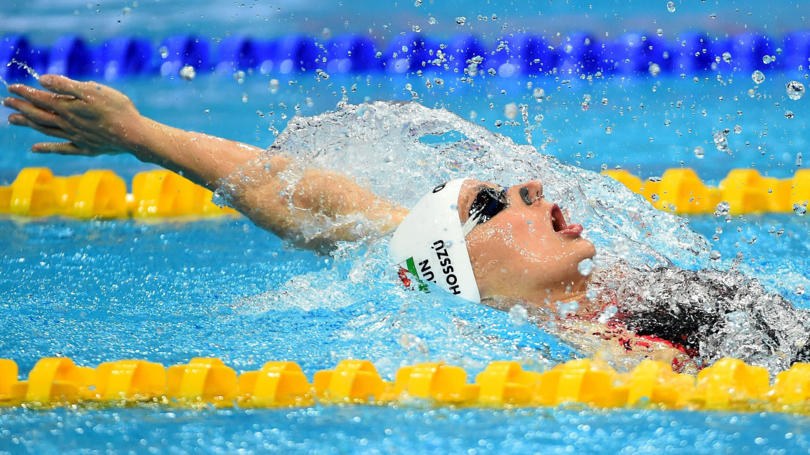 A későbbi harmadik helyezett Hosszú Katinka a 200 méteres női hátúszás döntőjében az úszó világkupa-sorozat budapesti versenyén a Duna Arénában 2018. október 6-án.