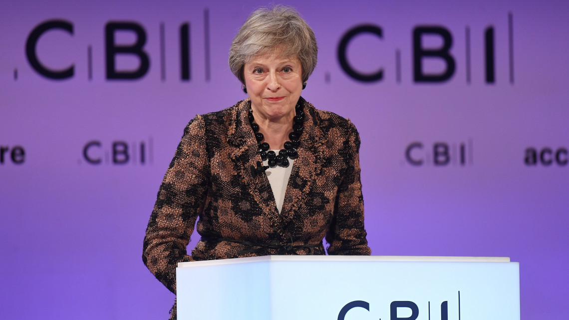 Theresa May miniszterelnök a Brit Iparszövetség (CBI) évenkénti konferenciáján Londonban 2018. november 19-én. Beszédében hangsúlyos szerepet kapott a brit EU-tagság megszűnésének (brexit) feltételrendszeréről szóló megállapodás-tervezet.