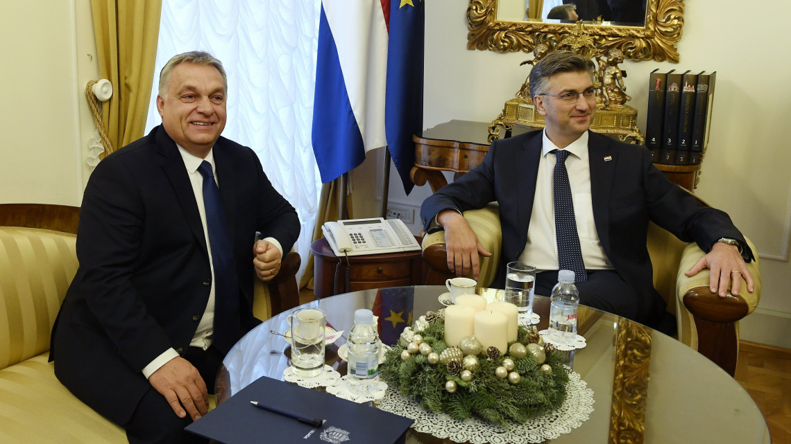 Orbán Viktor miniszterelnök (b) és Andrej Plenkovic horvát miniszterelnök találkozója Zágrábban 2018. december 3-án.