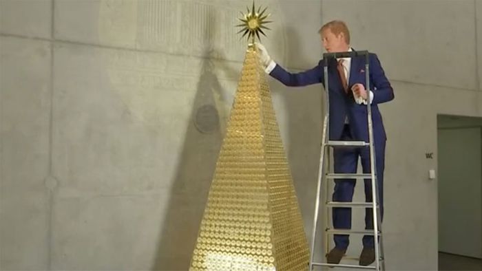 Karácsonyfa-különlegességek Münchenben: az aranydísztől a cementkolbászig