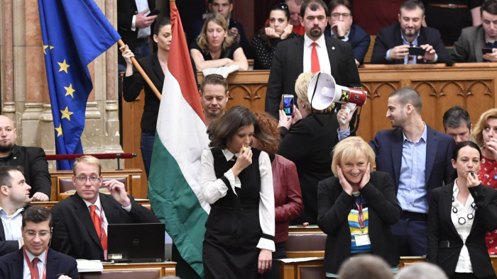 Orbán Viktor megszólalt: ezt érezte, amikor az arcába fütyültek közelről