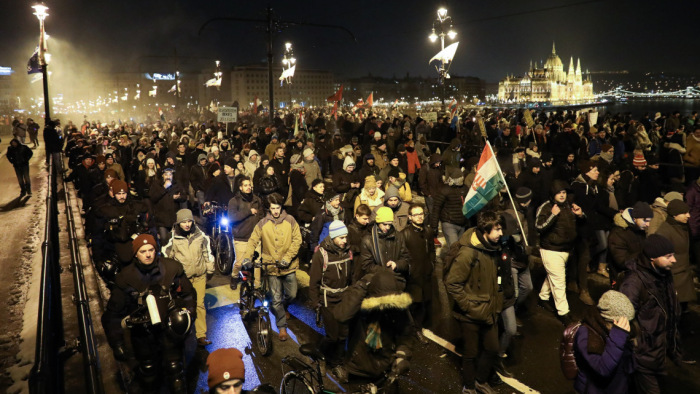 Újabb tüntetés Budapesten